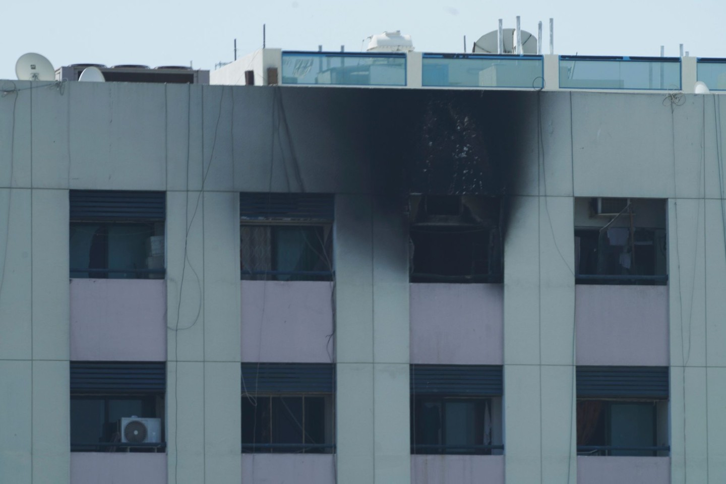 Der Wohnungsbrand in Dubai hat deutliche Spuren hinterlassen.