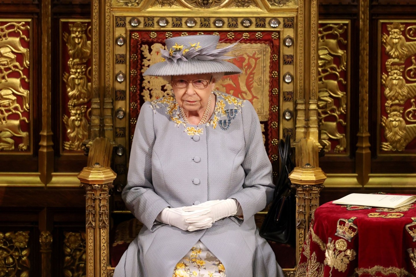 Königin Elizabeth II. bei einer Rede im House of Lords im Londoner Palace of Westminster.
