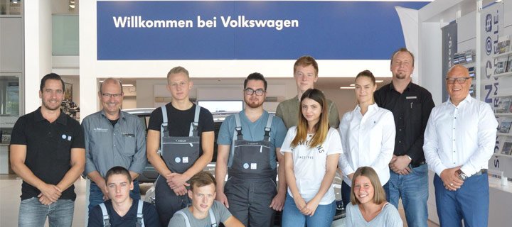 8 Auszubildende beginnen in der Auto-Zentrale Karl Thiel GmbH & Co. KG