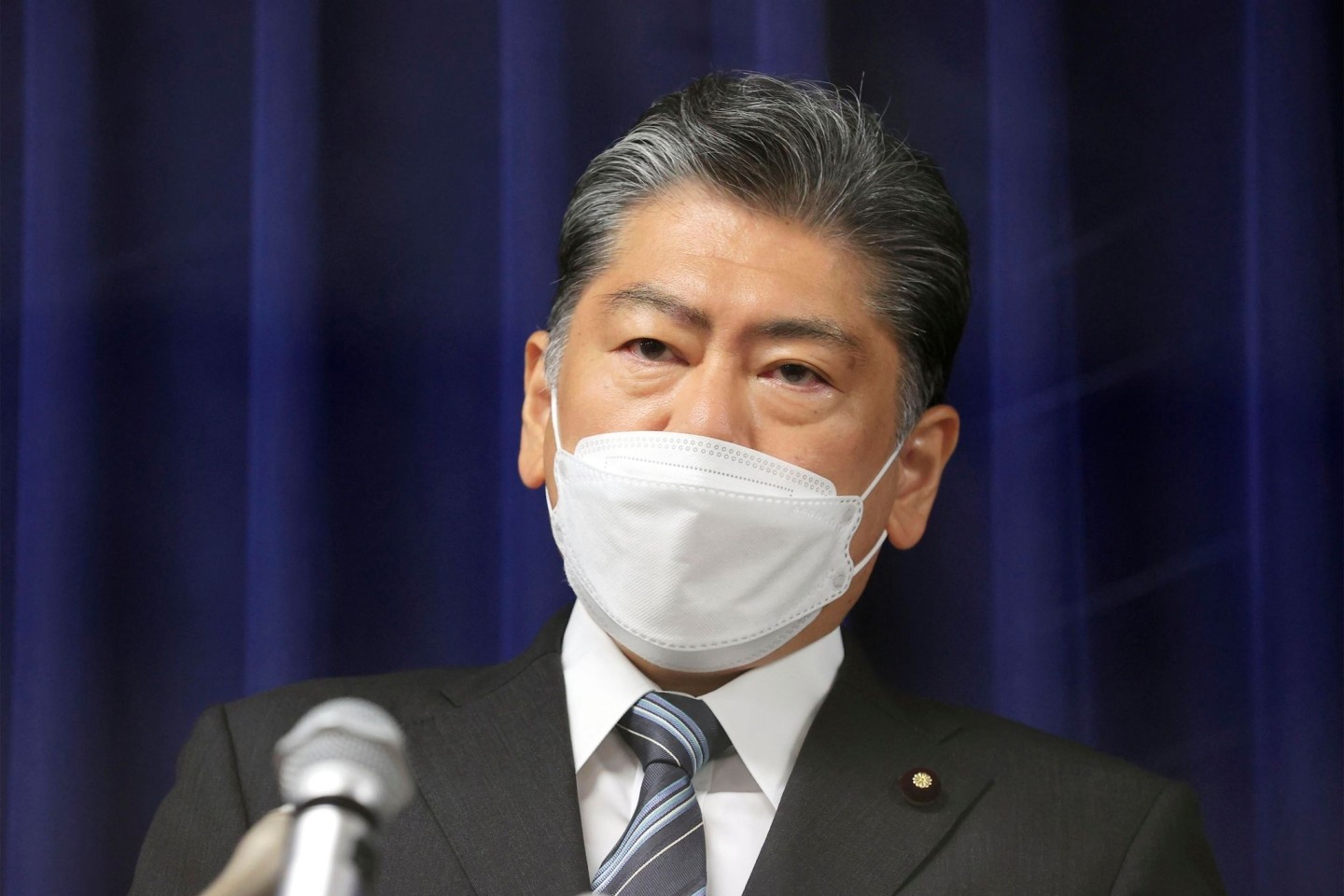 Japans Justizminister Yoshihisa Furukawa spricht auf einer Pressekonferenz in Tokio über die Hinrichtung.