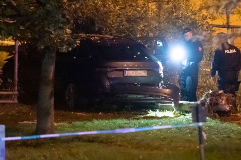 Auto fährt in Bushaltestelle - Fünf Tote in Bratislava