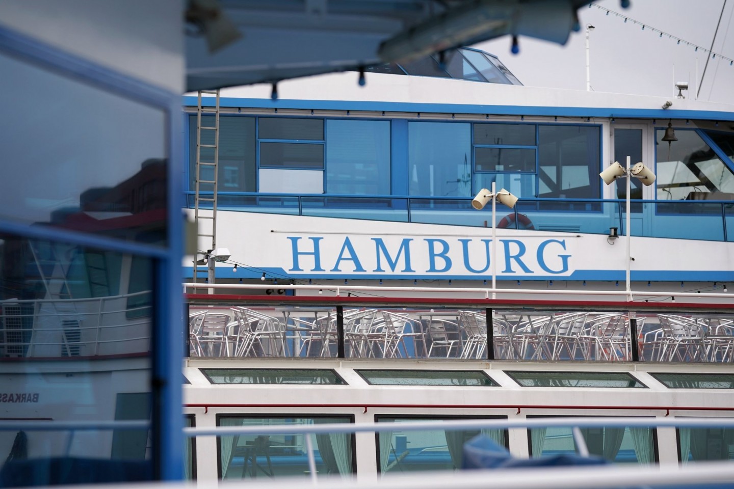 Unter Hygieneauflagen werden in Hamburg Hafenrundfahrten wieder erlaubt.