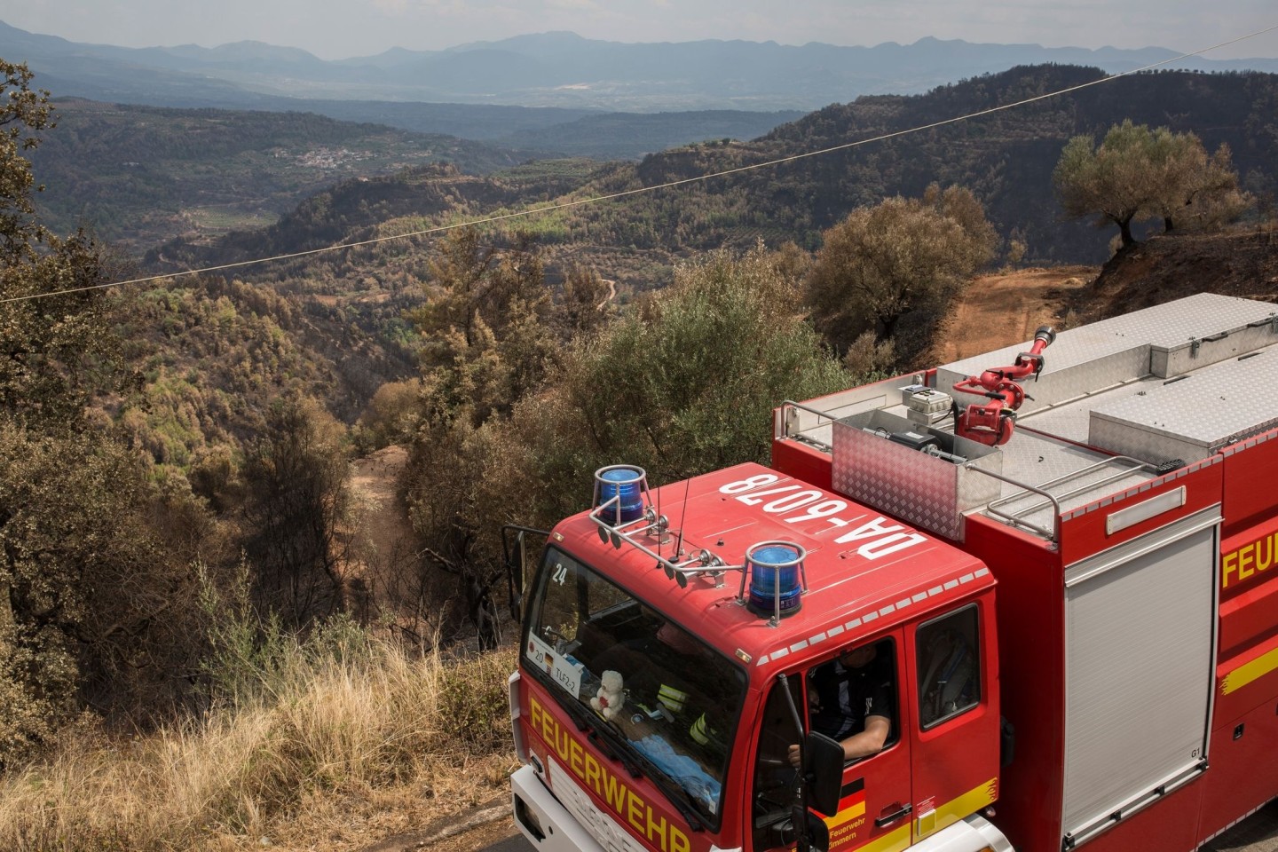 Auch im Sommer vergangenen Jahres halfen deutsche Feuerwehrleute, die Brände in Griechenland zu löschen.