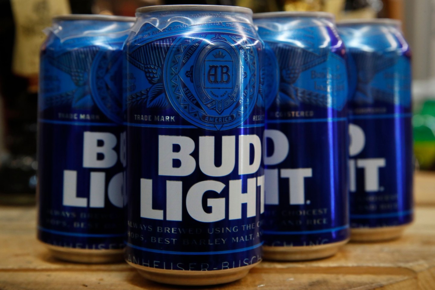 Dosenbier der amerikanischen Biermarke «Bud Light». Die bekannte amerikanische Biermarke «Bud Light» ist in den Kulturkampf zwischen Liberalen und Konservativen in den USA geraten.