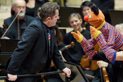 Ernie und Bert singen in der Elbphilharmonie 
