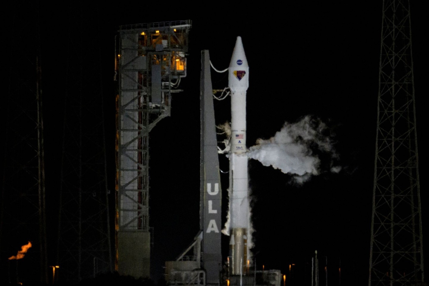 Eine Atlas-V-Rakete der United Launch Alliance mit der Raumsonde Lucy an Bord auf dem Weltraumbahnhof Cape Canaveral in Florida.
