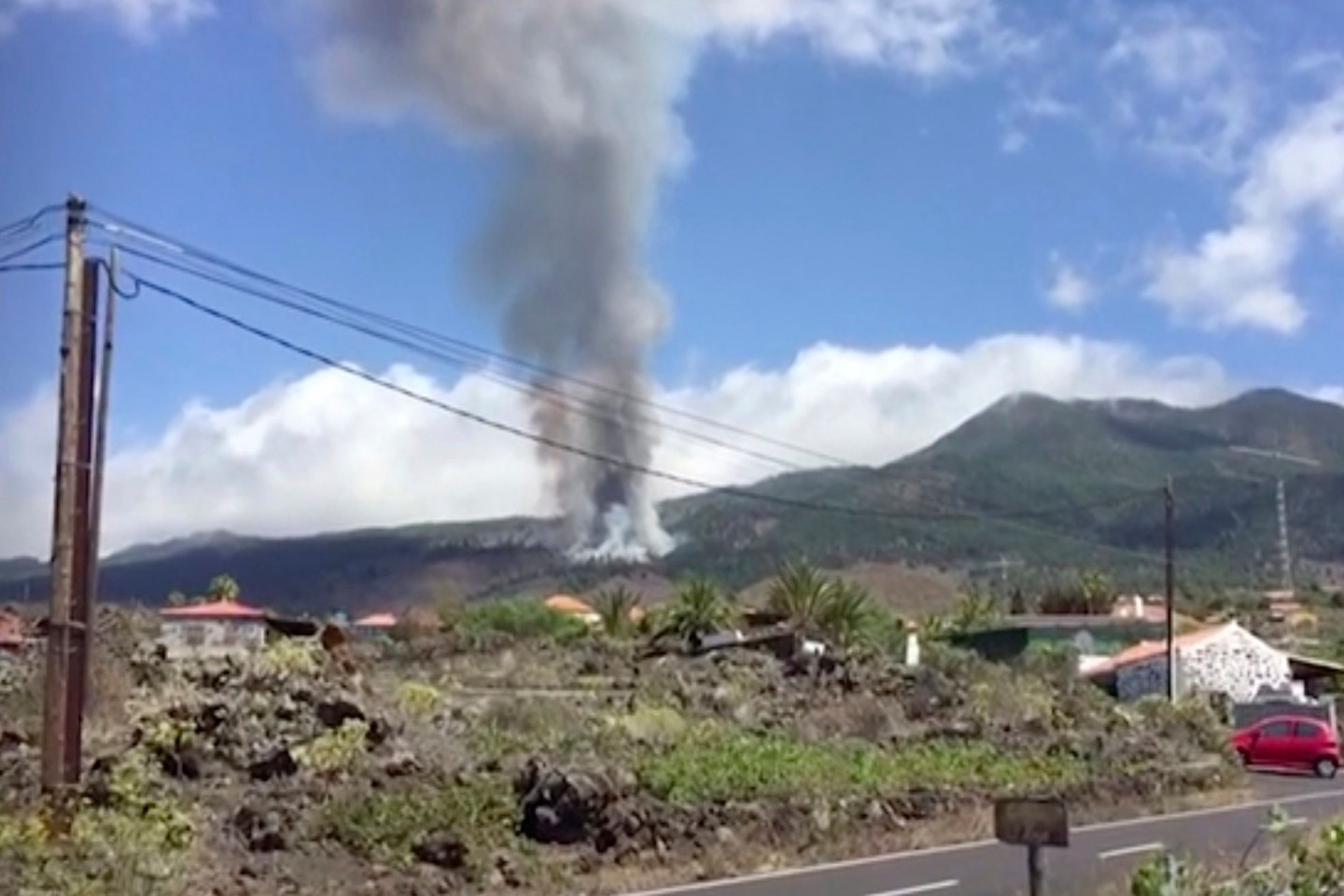 Auf der Kanareninsel La Palma ist ein Vulkan ausgebrochen.