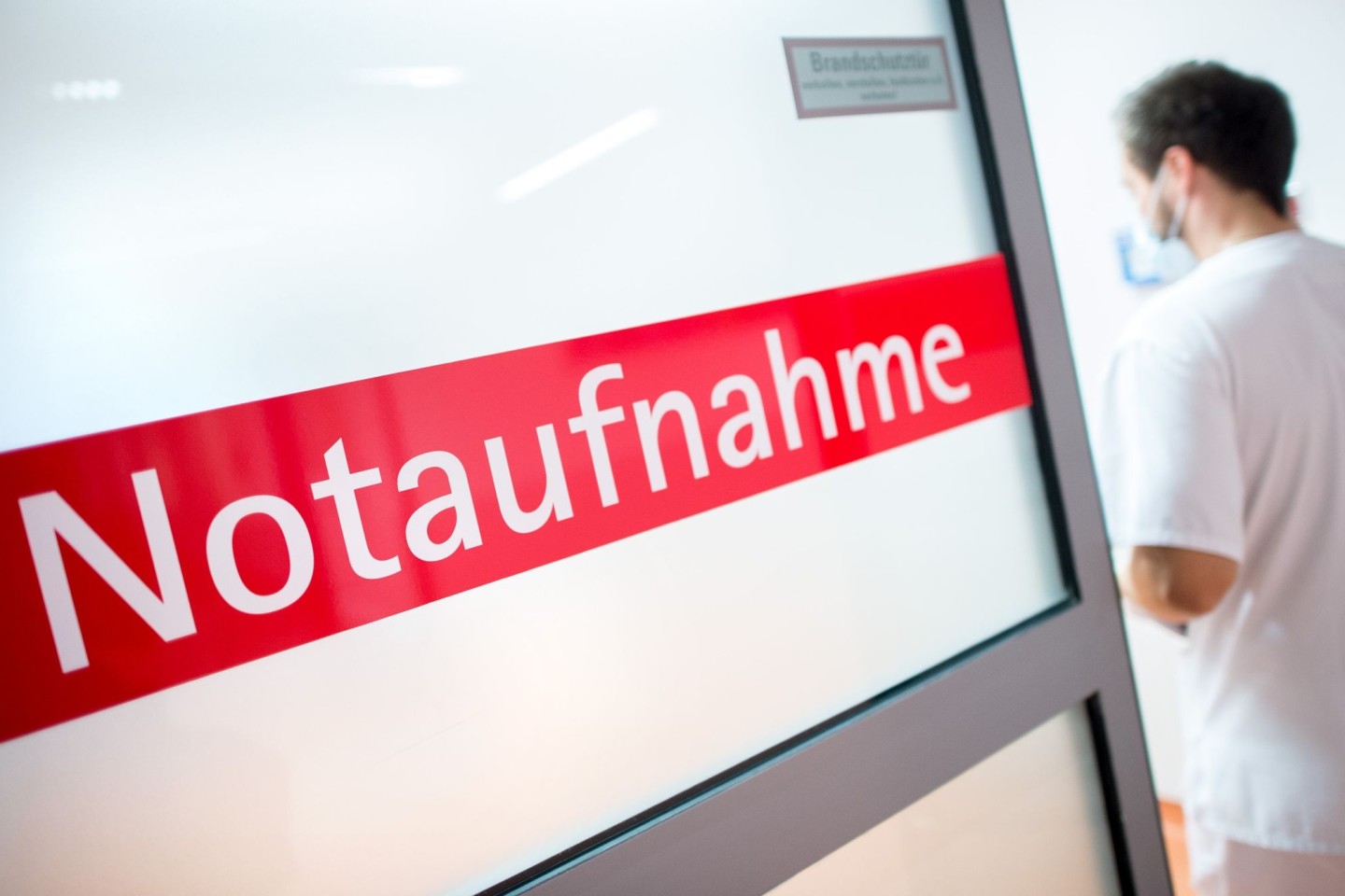 Seit Wochen sind Kliniken in Deutschland wegen der hohen Zahl an Atemwegsinfektionen überlastet.