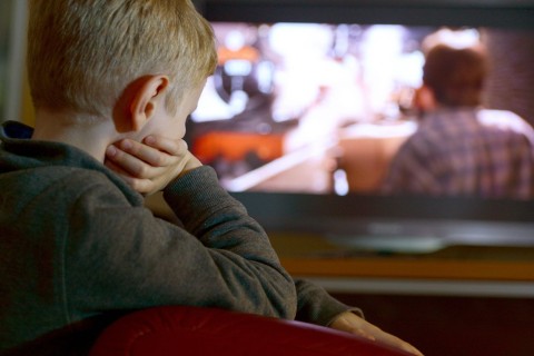 Fernseher schlägt Handy - wenn Kinder Medien konsumieren
