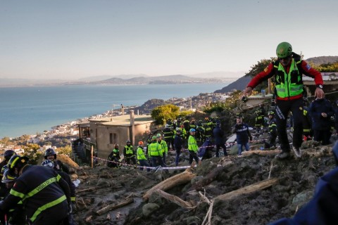 Feuerwehr findet letztes Erdrutsch-Opfer auf Ischia
