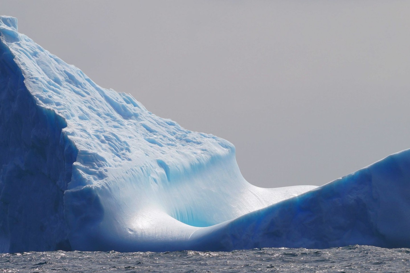 Umweltschützer aus aller Welt fordern vor Beginn der 41. Konferenz der Antarktis-Kommission CCAMLR dringend die Ausweisung neuer Schutzgebiete rund um den Südkontinent.
