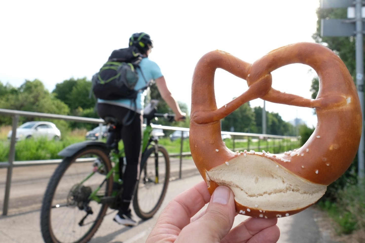 Mit Gratisbrezeln hat die Landesregierung Baden Württemberg auch in diesem Jahr Pendler aufs Fahrrad gelockt, um den Berufsverkehr klimafreundlicher zu machen.