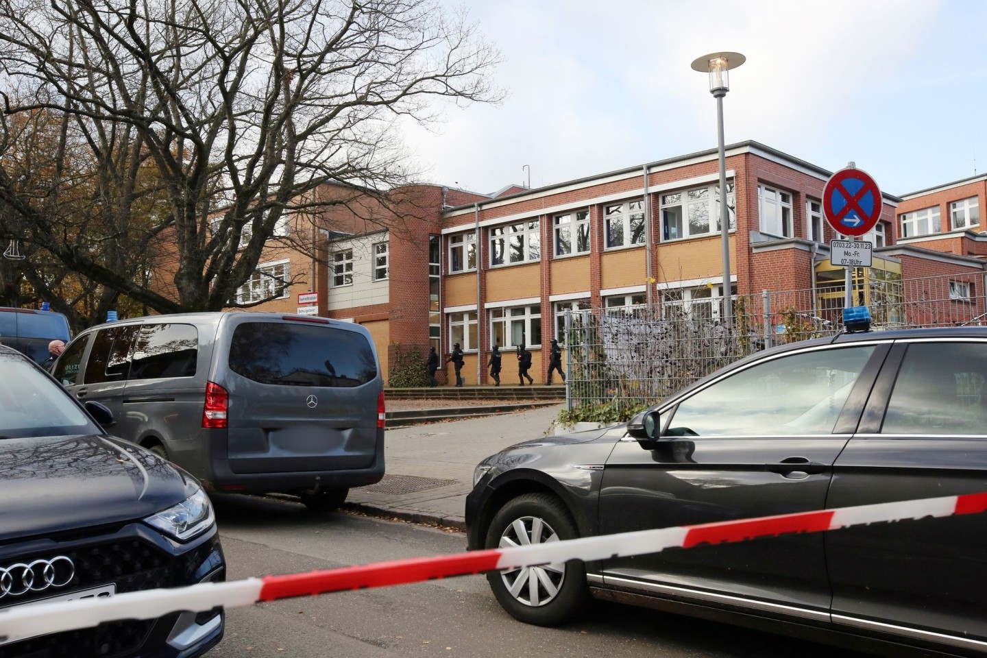 Die Bedrohungslage führte zu einem Großeinsatz der Polizei an der Stadtteilschule Blankenese.