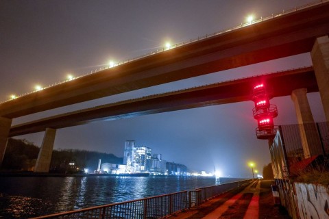 Havarie an Kieler Brücken - Nord-Ostsee-Kanal gesperrt