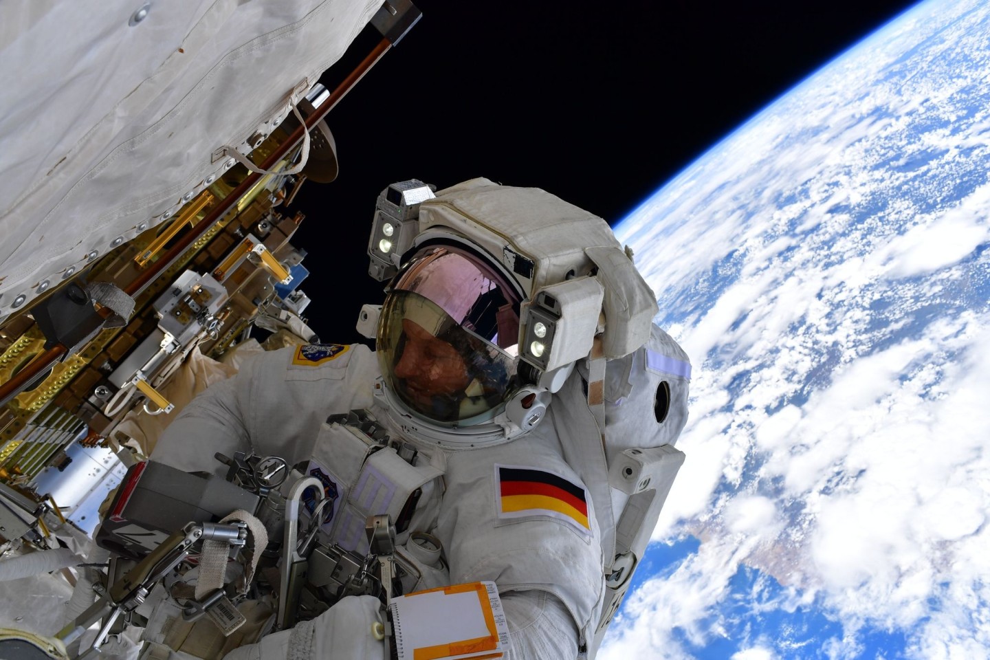 Der deutsche Astronaut Matthias Maurer durfte auch an einem Außeneinsatz an der ISS teilnehmen.