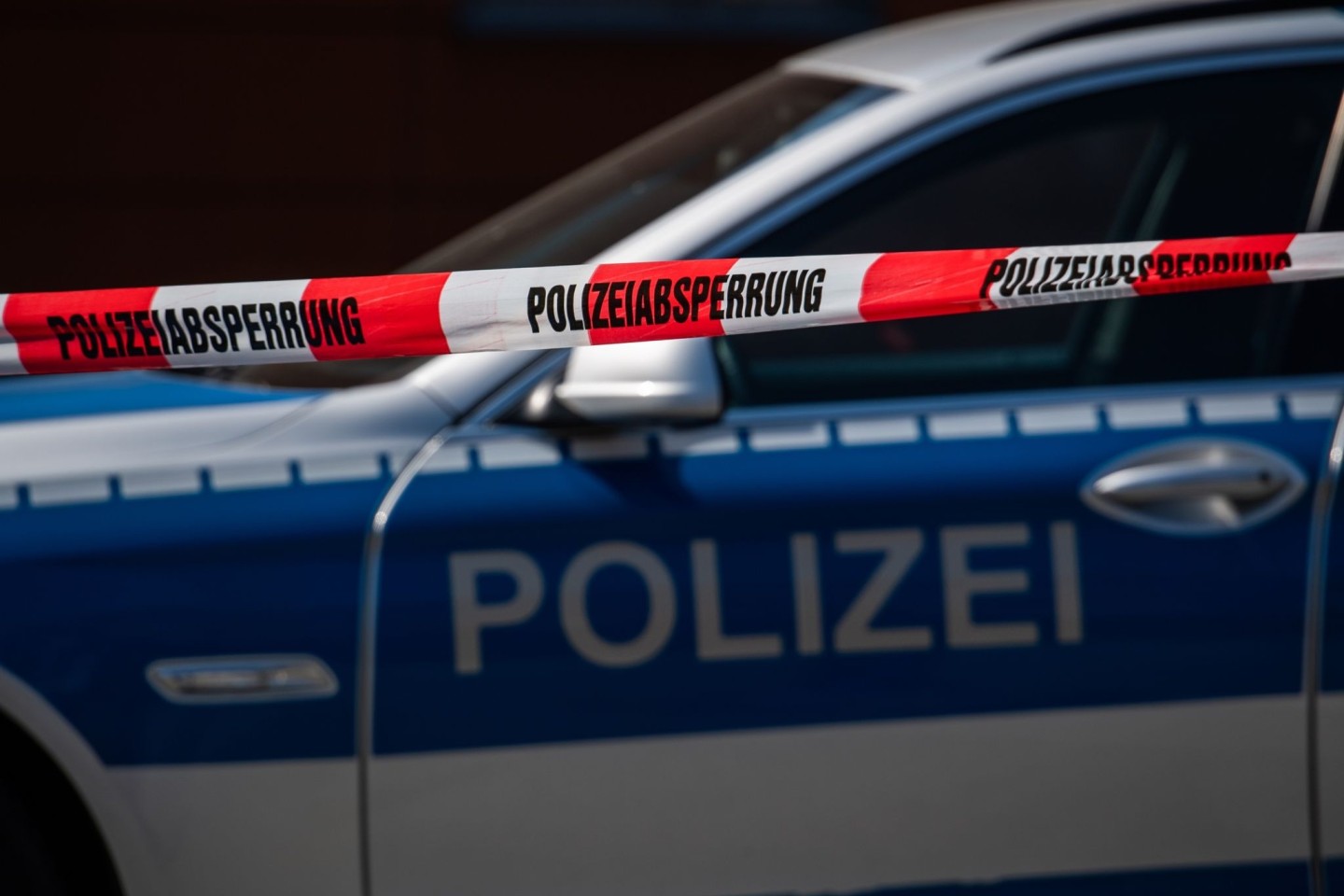 In Bayern ist eine junge Frau laut Polizei nach einem Clubbesuch getötet worden.