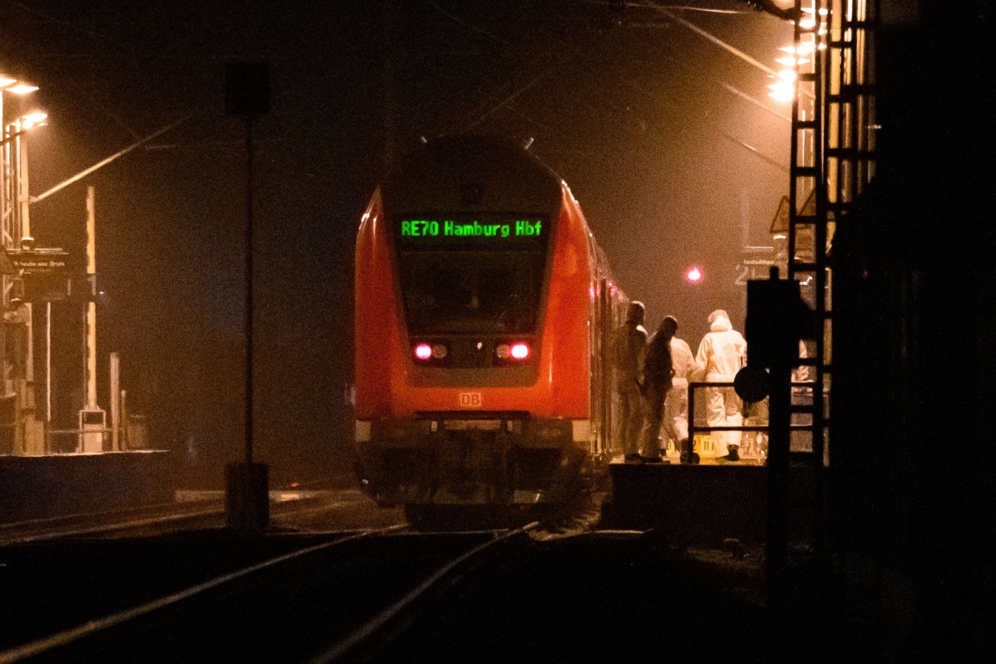 Die Spurensicherung am Bahnhof Brokstedt nach dem tödlichen Messerangriff am 25. Januar.