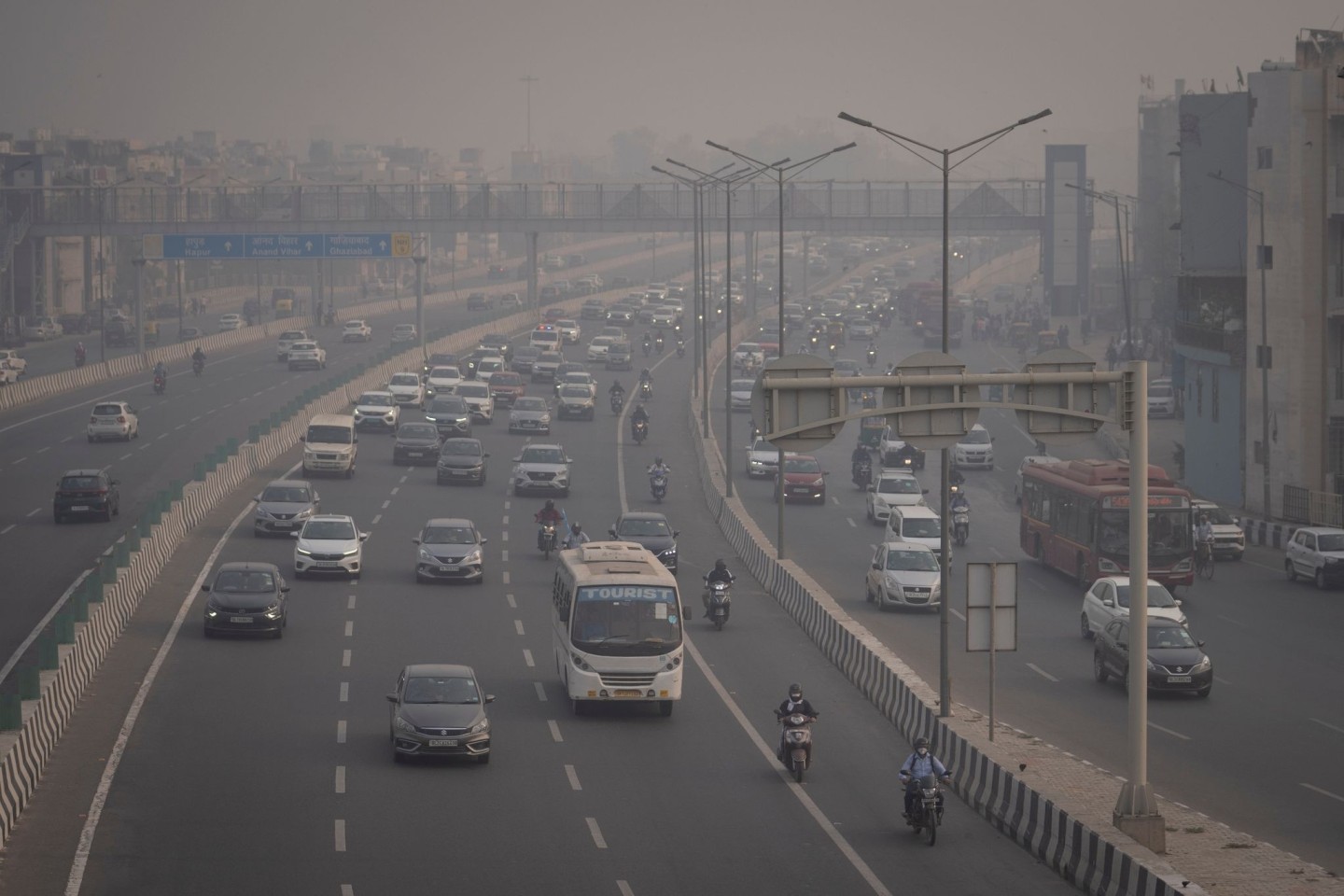 Smog in Neu Dehli. Kann künstlicher Regen dagegen helfen?