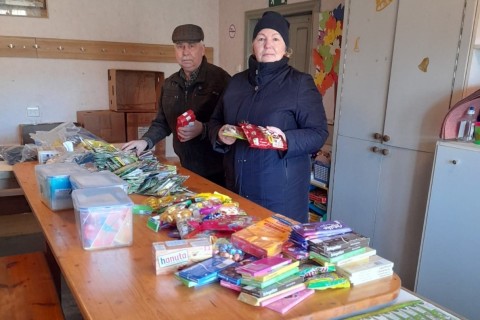 Ostergrüße und Ostersüßigkeiten an die Kinder der Sonntagsschule in Lettland!