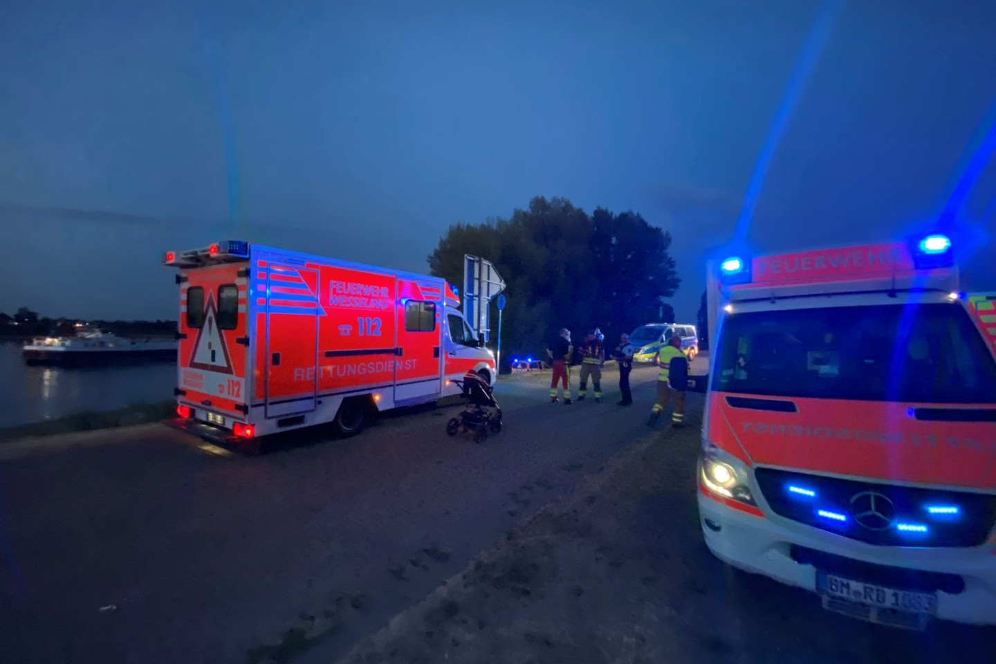 Ein Badeausflug eines Vaters mit seinen vier Kindern am Rhein südlich von Köln endete beinahe tödlich.