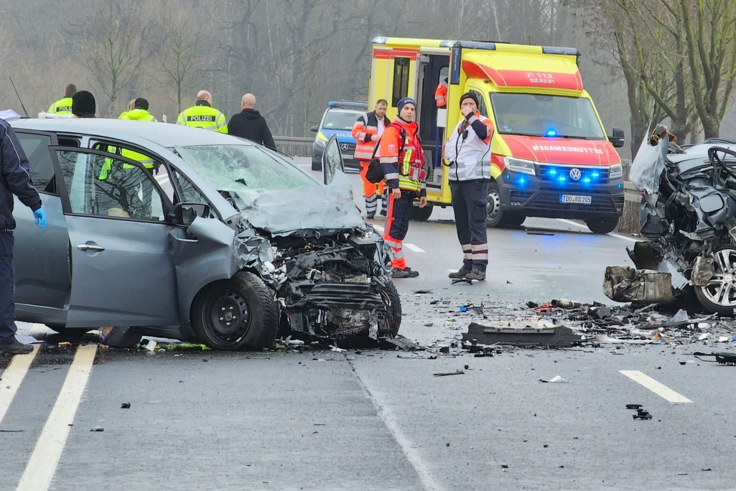 Bei dem schweren Unfall auf der B87 in Nordsachsen sind mehrere Menschen ums Leben gekommen.