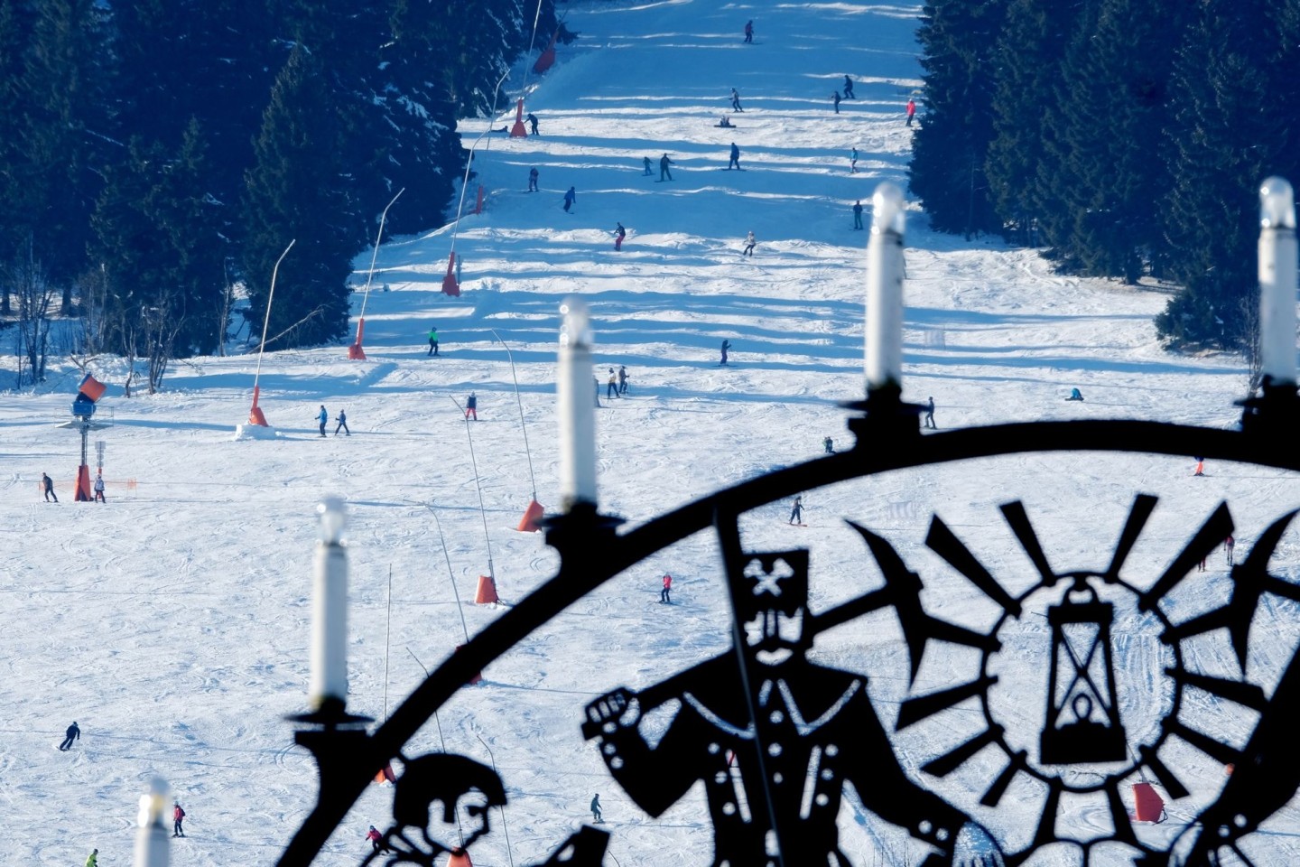Wintersportler auf dem Fichtelberg.