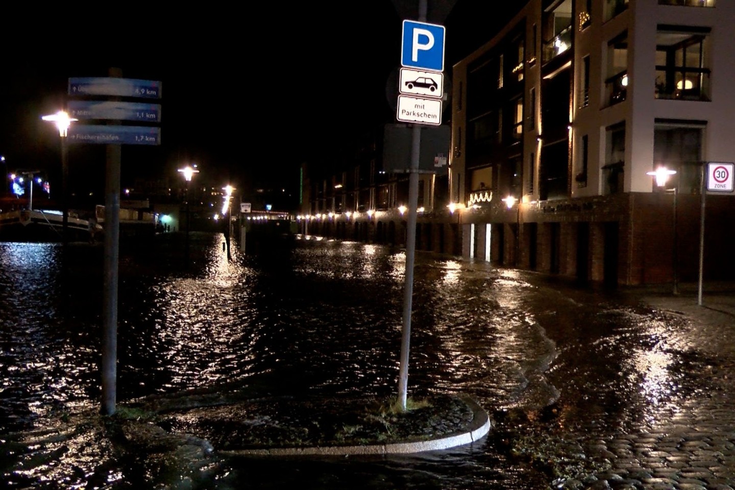 In Bremerhaven kam es zu Überschwemmungen.