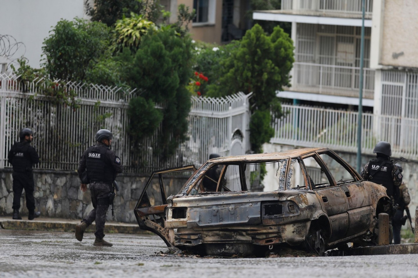 Die Regierung hat Polizei und Militär in Cota 905, einem der gefährlichsten Stadtteile von Caracas, eingesetzt, um die Anführer der Koki-Gang, eine der größten kriminellen Banden in Ven...