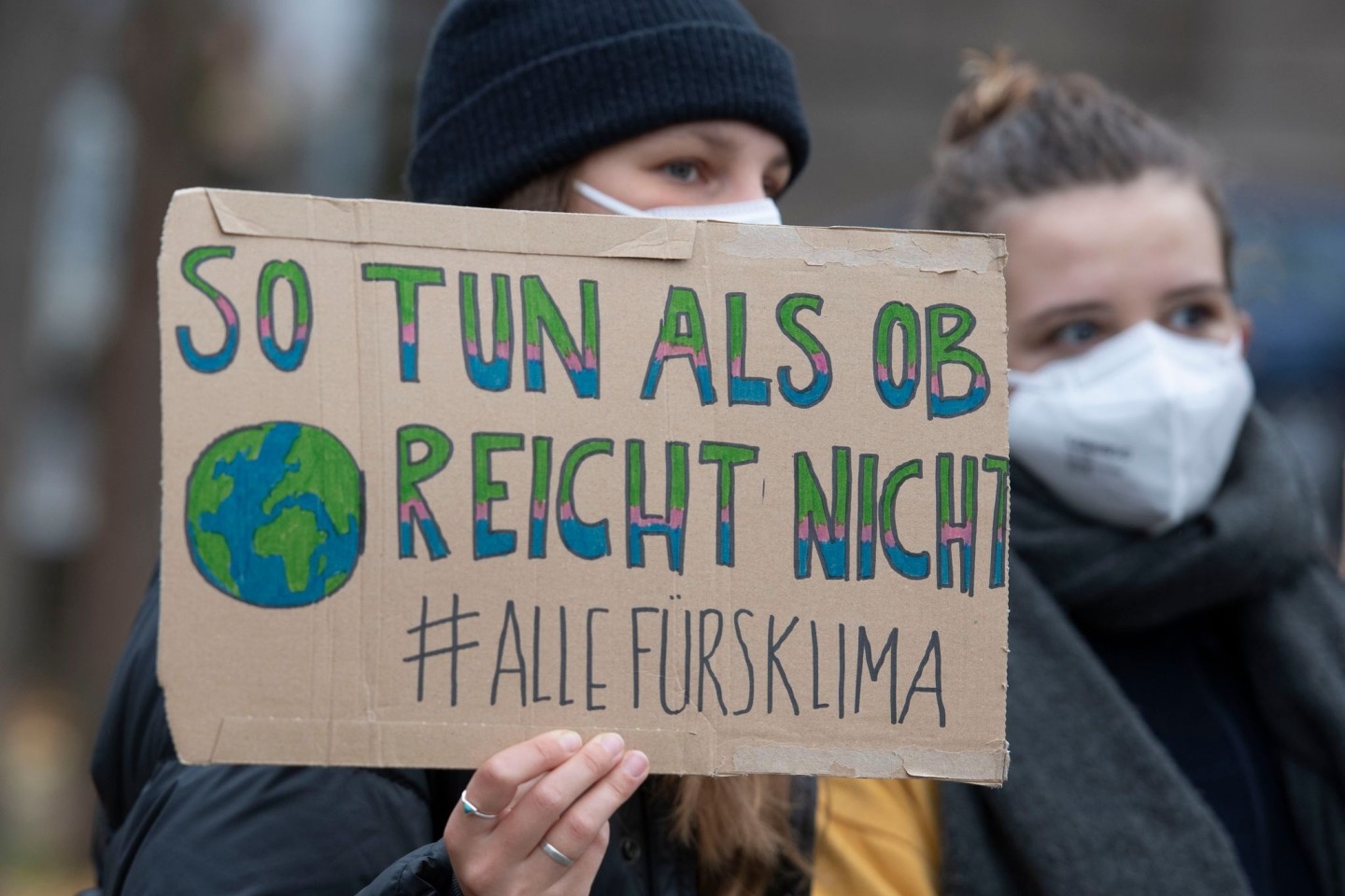 Teilnehmer an einer Demonstration der Klimaschutzbewegung «Fridays For Future» in Berlin.